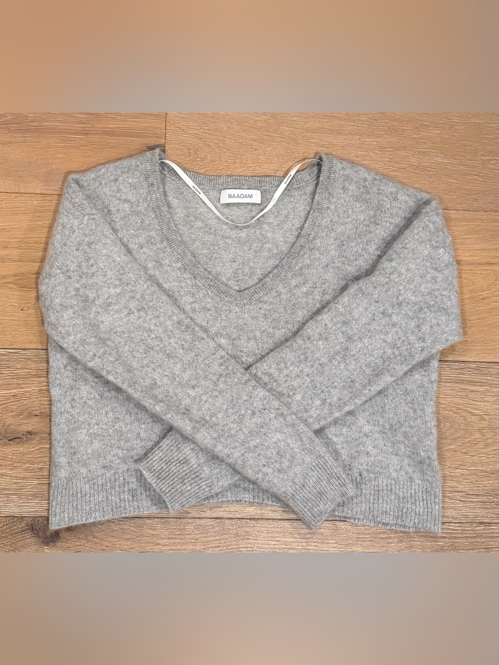 NAADAM Cashmere V-Neck Crop Sweater Grey